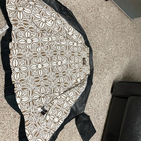 New Danier leather jacket - Picture 9 of 11